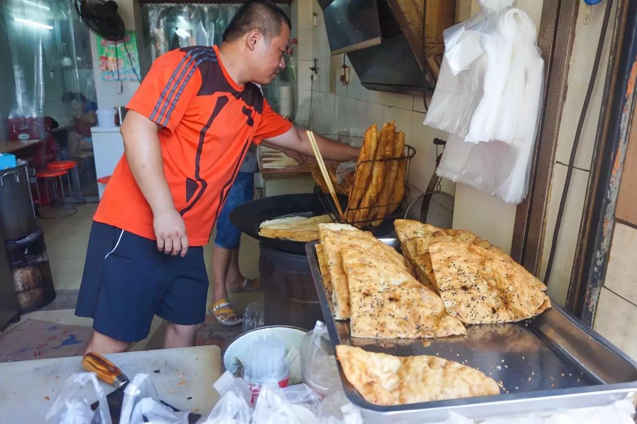 比户部巷还牛逼！藏在武汉闹市，家家都是网红店，你吃过几家？