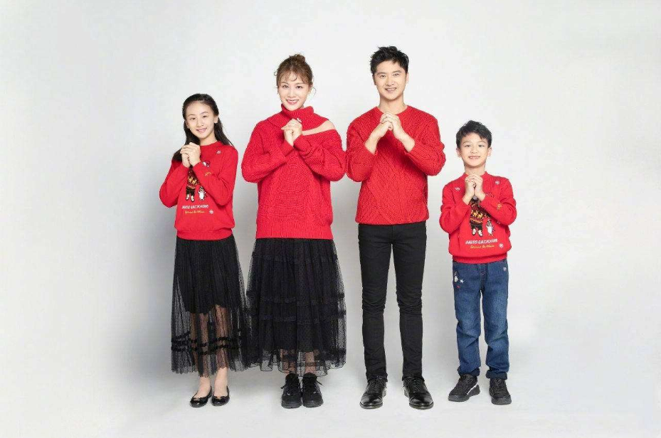 田亮8岁儿子“失控式”长大？腿部肌肉明显，给人一种成熟感
