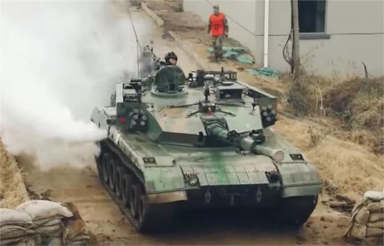 央视公布坦克巷战画面，台专家称"作秀&quo