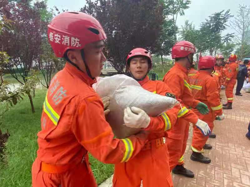 胡辣汤挺住，大煎饼来了！山东跨区域增援队全力投入防汛救灾任务