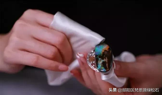 注意！这几种首饰不能24小时一直戴，不然...