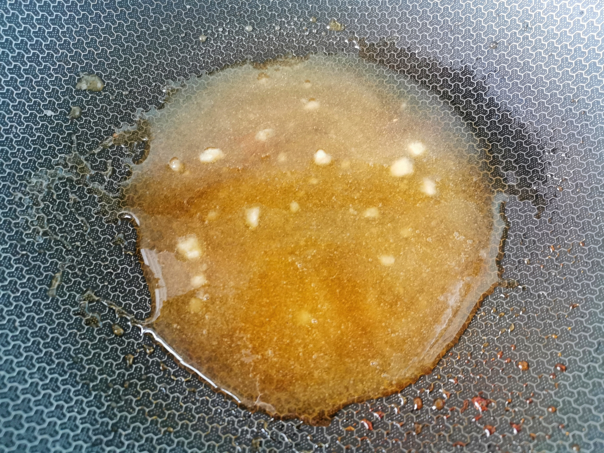 無水無油做花生酥糖，復刻童年美味，學會熬糖漿，酥脆香甜不粘牙