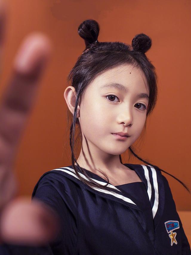 李小鵬為妻子慶生，李安琪與兒女齊出鏡，個個顏值在線