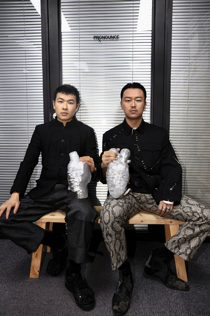 H&M联手中国设计师品牌PRONOUNCE推出无性别系列