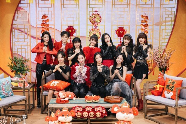 毕业在即还搞区别对待？吴宣仪直拍被下架，其