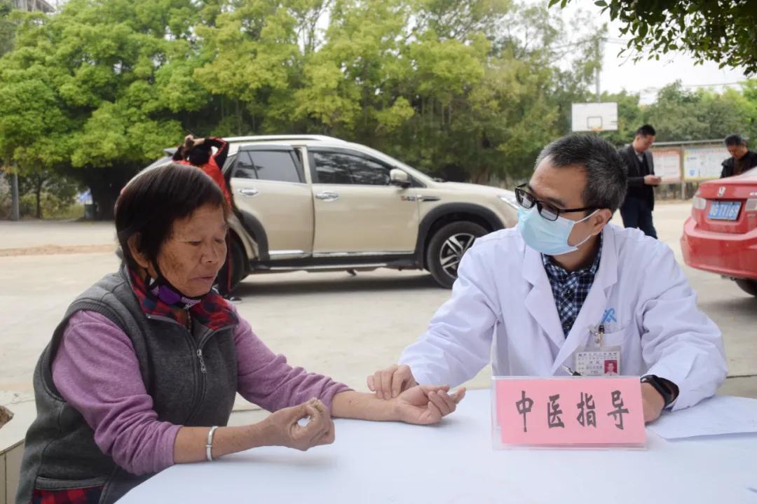 中医中药下乡 健康义诊暖心