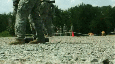 实战镜头：猪队友自己找死！武装分子被RPG尾焰