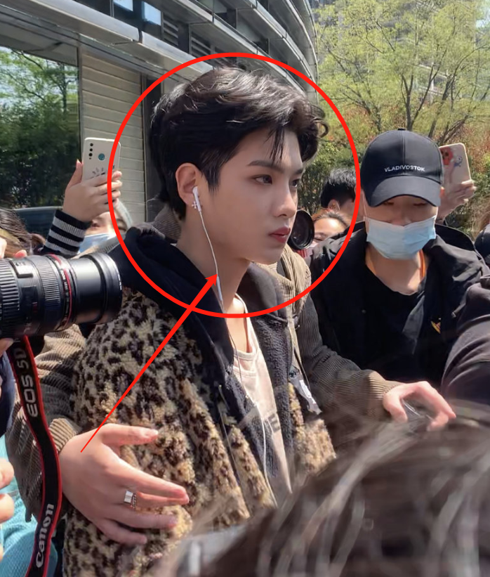 Deng Lun Yang cloths cover regression escapes closely 3, guo kylin doubt holds the position of permanent honored guest no longer, new MC is too surprizing however