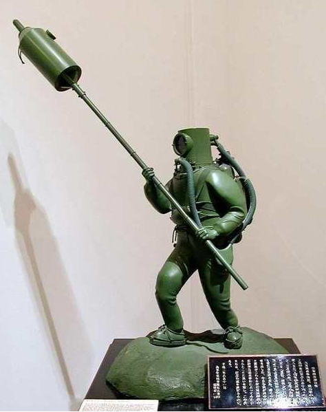 二战伏龙特攻队：日军死士受命下海炸美舰，结