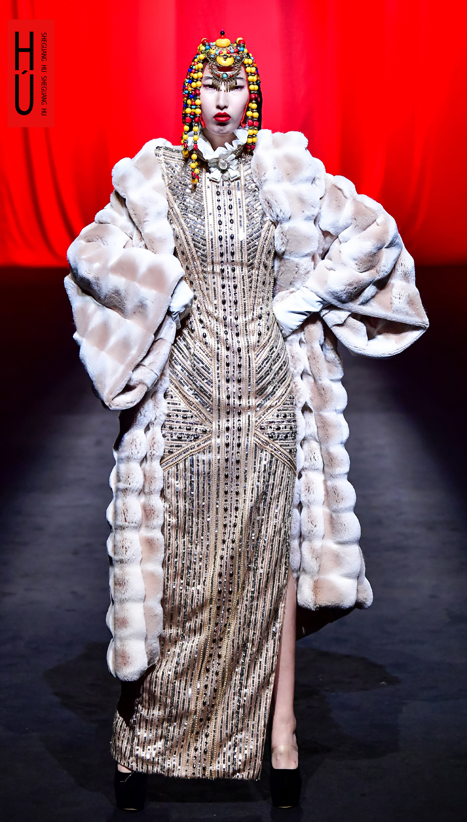 胡社光高级定制全国时尚巡演在武汉红T首演