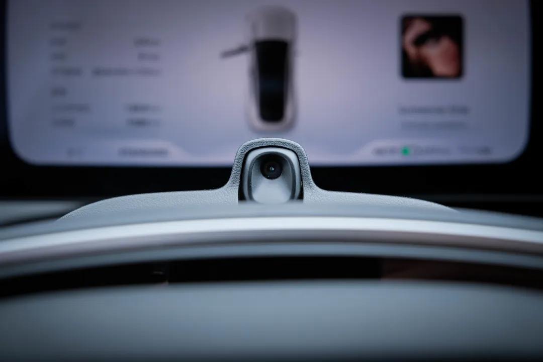 坐进小鹏P7车里，你开的不是车，而是未来