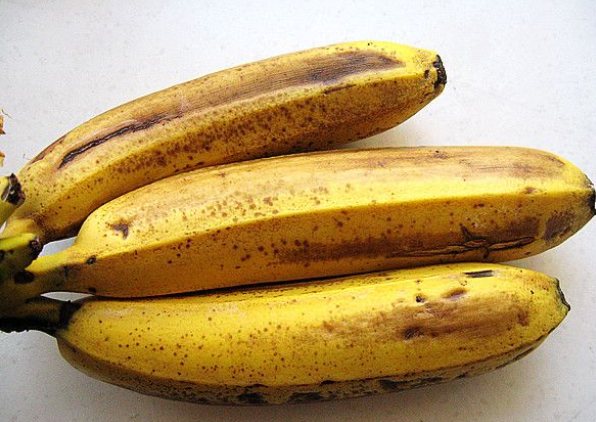 买香蕉时，用这5个方法挑选，水果贩以为你是行家，不敢忽悠你
