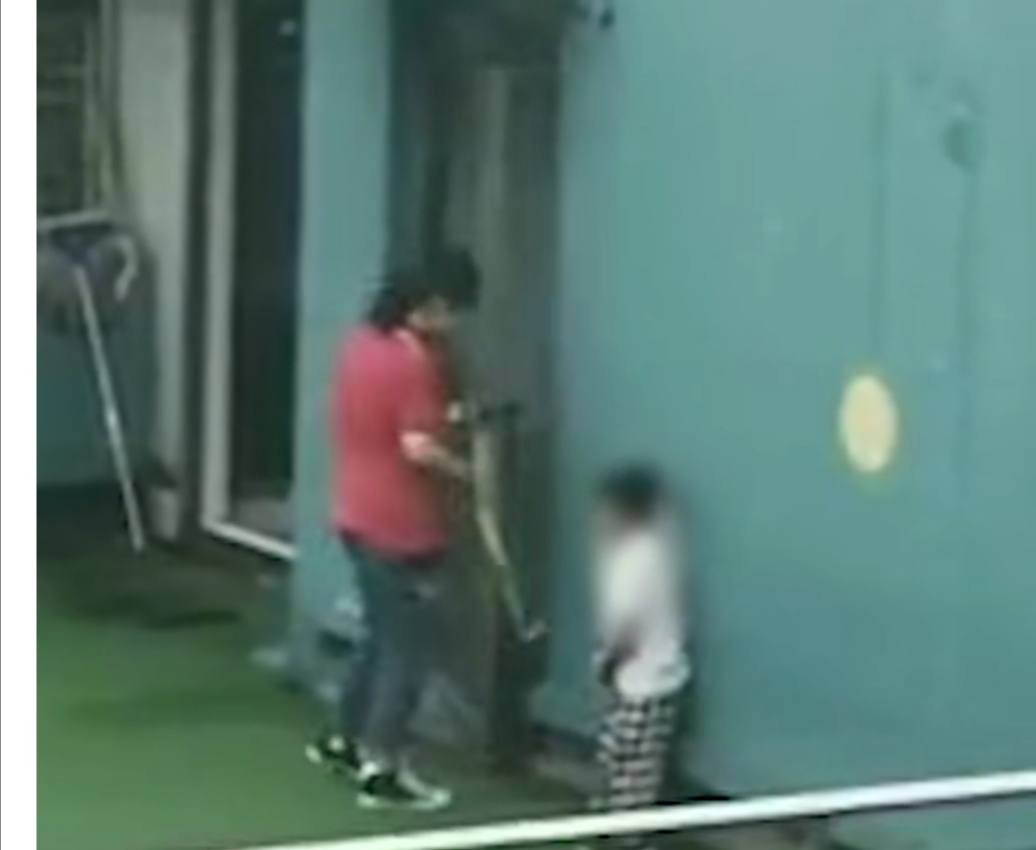 合肥一幼儿园老师4分钟扇幼童耳光4次 官方通报立即辞退配合公安部门处理