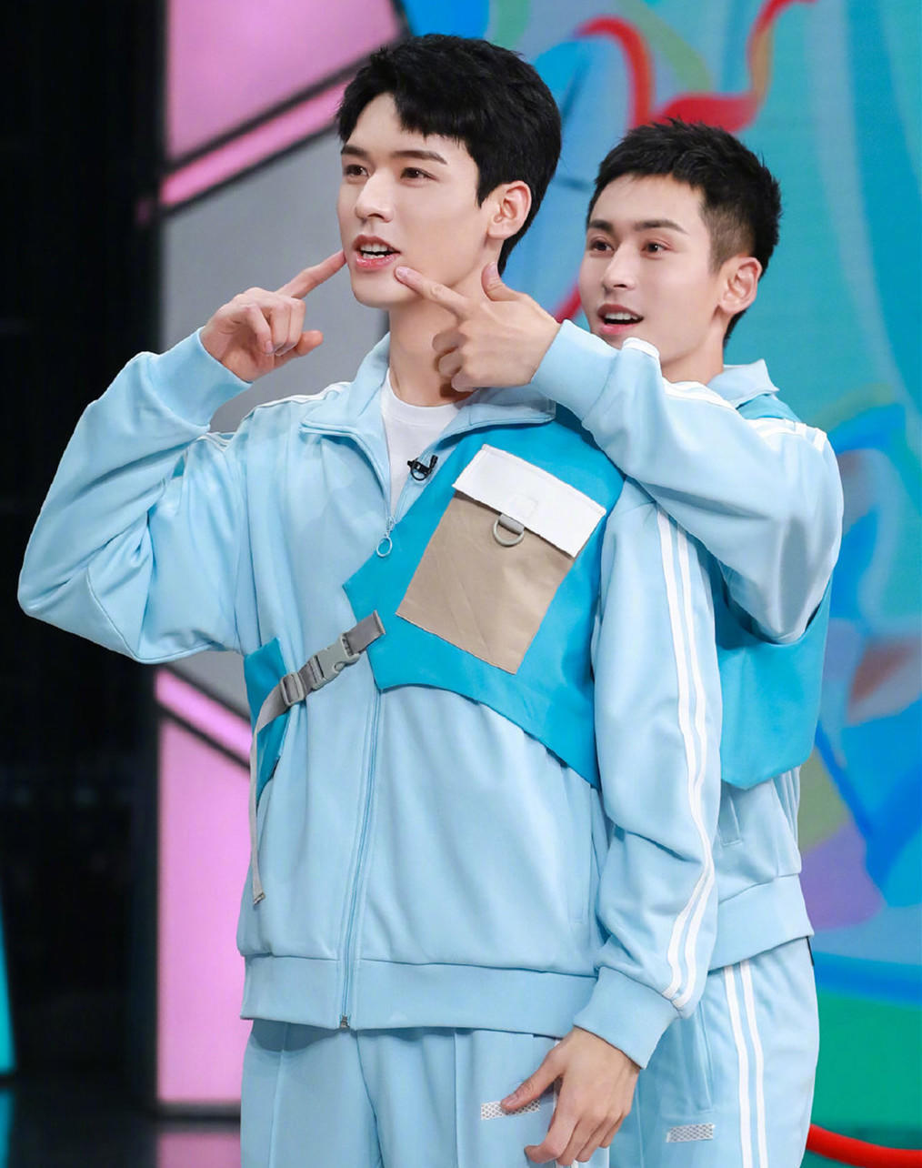 3 brush " happy base camp " : These detail, than " the land of country makes " titbits is good-looking still