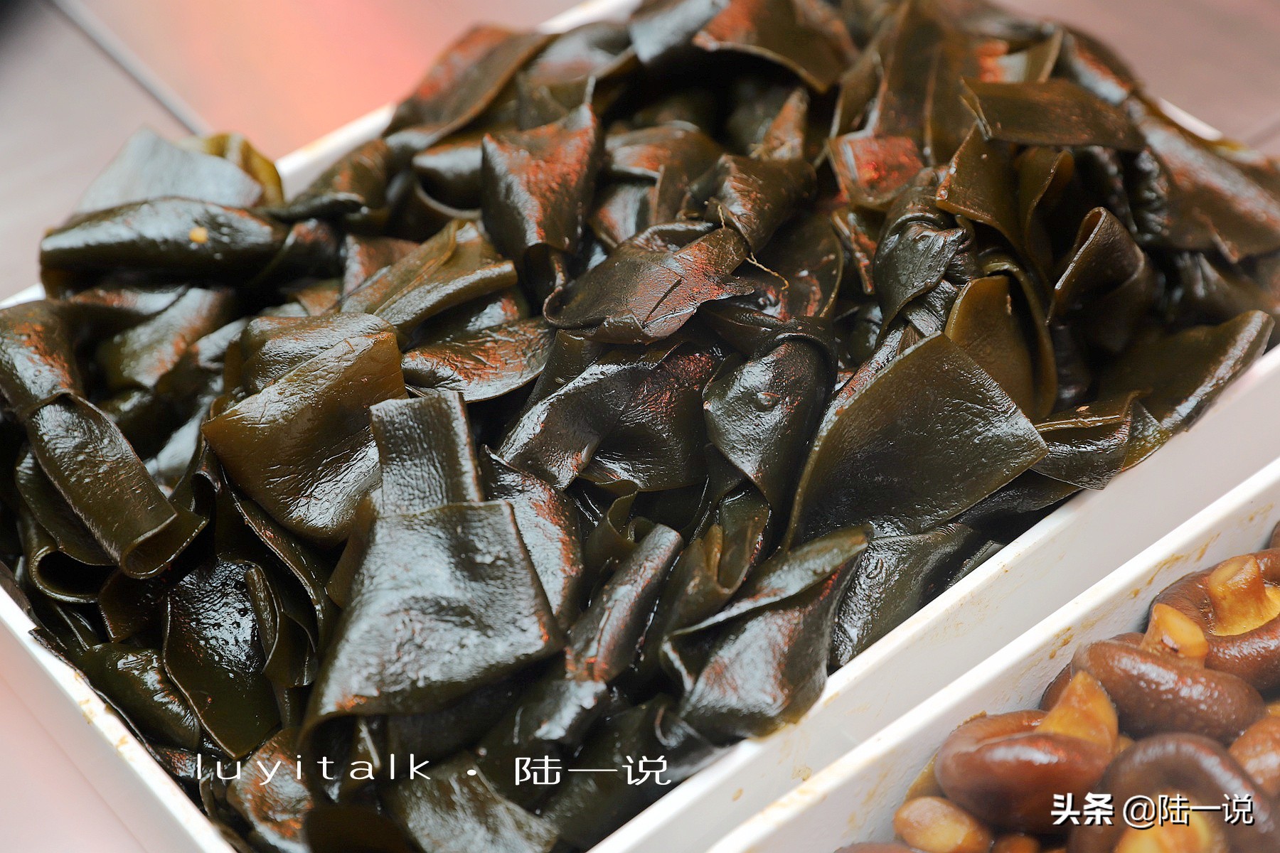 鸭舌50克近16元，我没控制住，要了3鸭头、5鸭翅、8鸭掌、16鸭舌