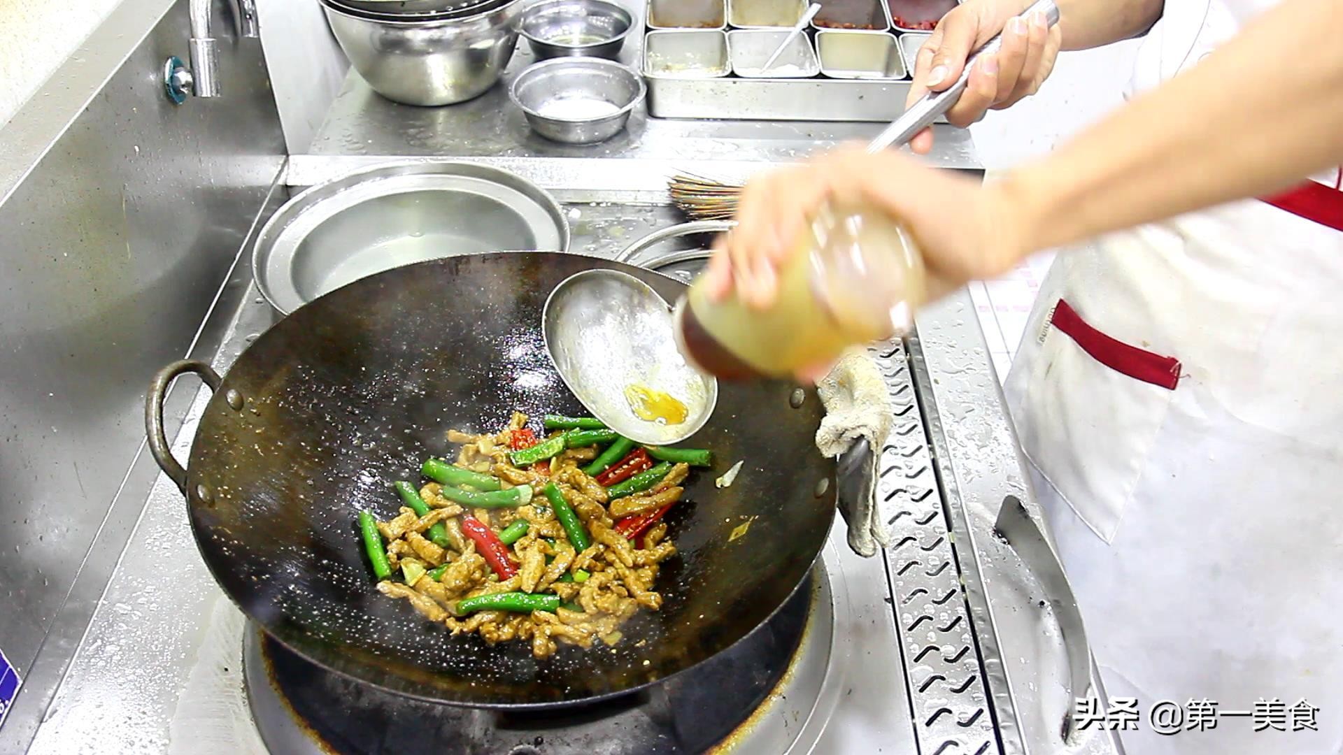 图片[12]-厨师长教你如何制作杭椒牛柳 鲜嫩多汁又入味 腌制才是关键-起舞食谱网