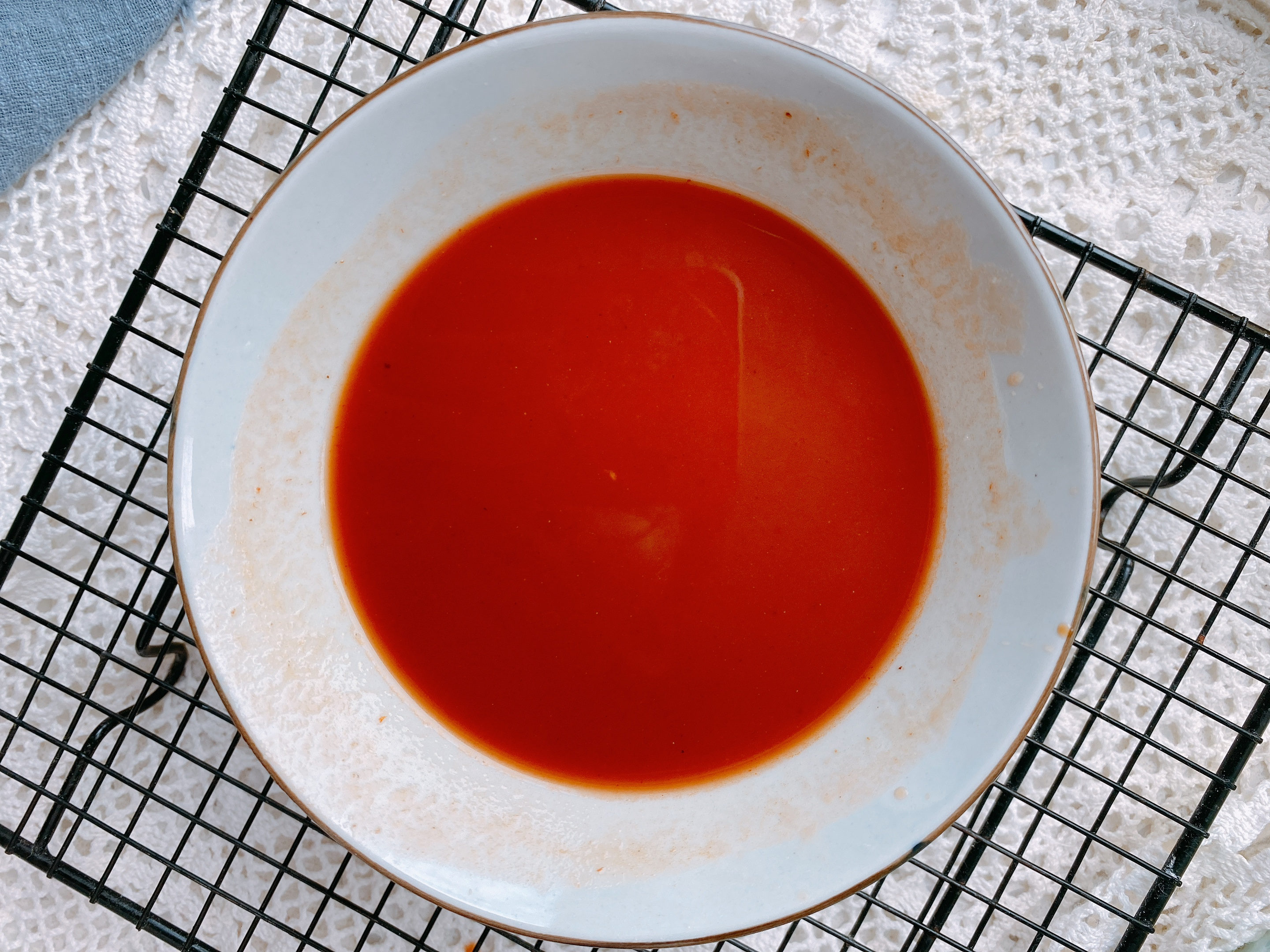 夏季开胃菜糖醋藕，掌握3个重点，色泽红亮不发黑，口感脆嫩酸甜