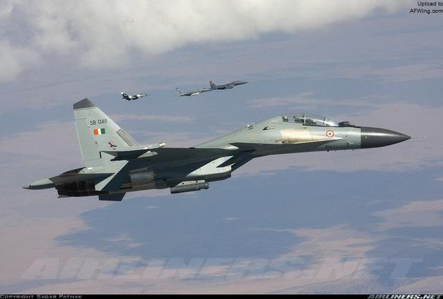 天生死敌，F-15对决苏-27，谁才是战斗机之王