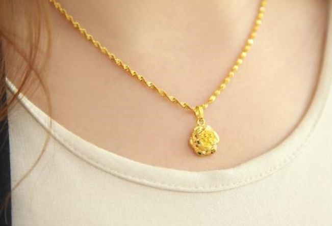 为何实体金店生意明明不好，满大街反倒愈开愈多？金店挣钱吗？