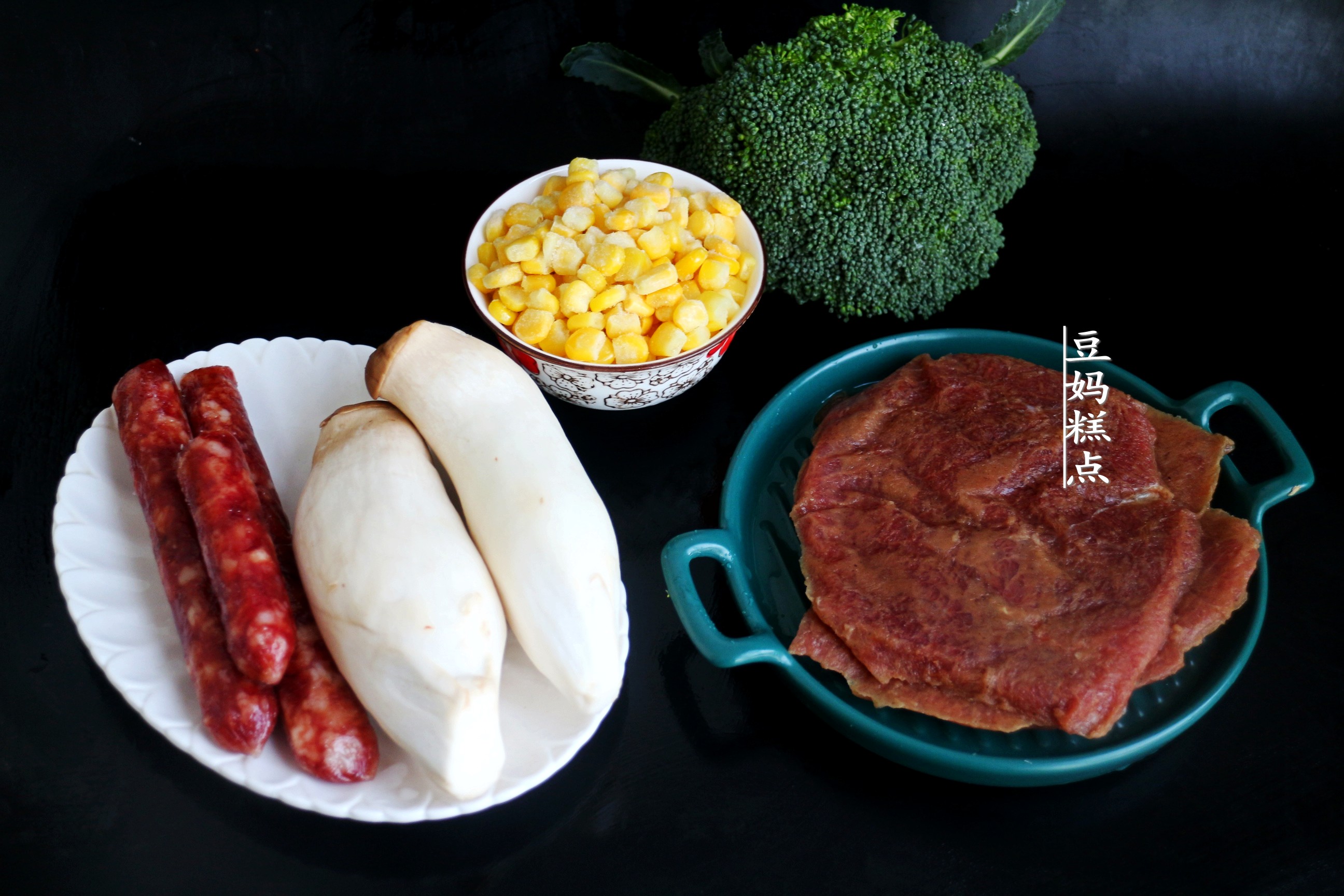 懶得做飯，就這樣燜一鍋好了，有菜有飯適合全家老小