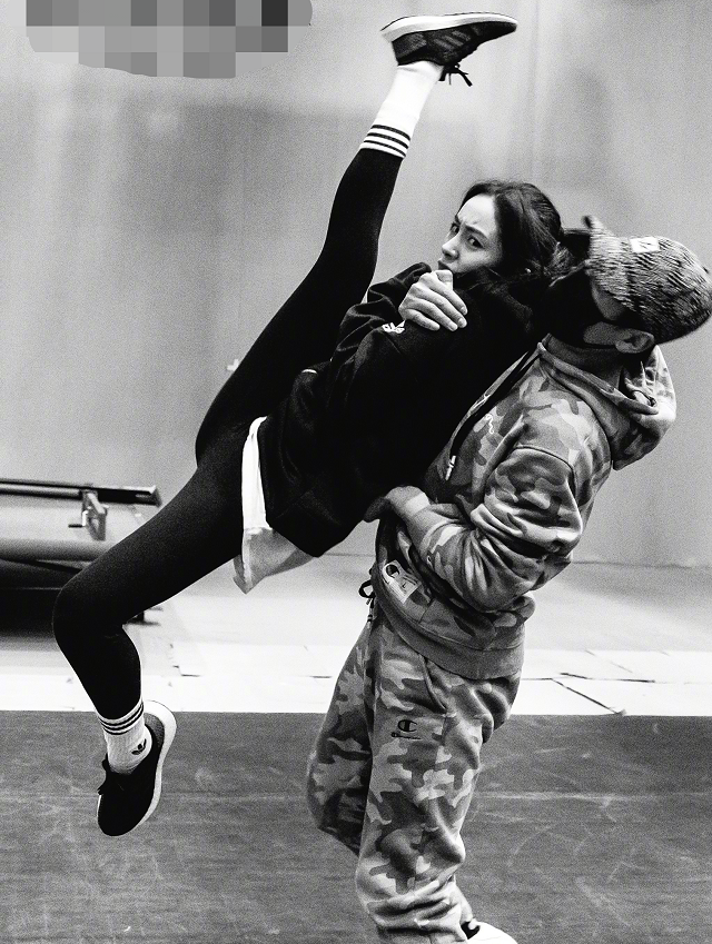 Yang Mi new model by ridicule too strong, " assassinate fictionist " open to booking not beautiful, call Yang Ying to book a whole theater for the film