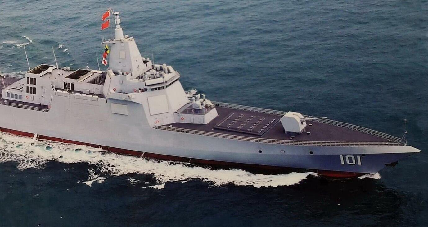 中國(guó)055大驅(qū)二號(hào)艦官宣入列，日本下水新型護(hù)衛(wèi)艦，誰有排面？