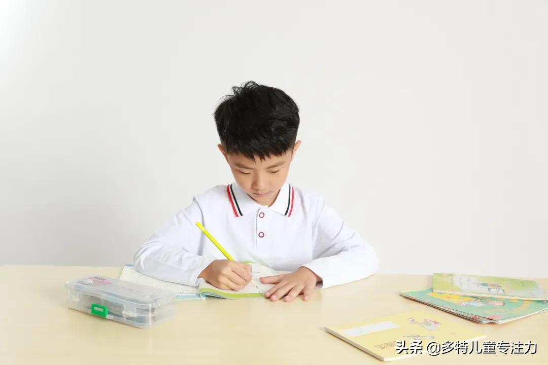 为什么孩子看电视十分认真，却不能专注学习？4大方面加强训练