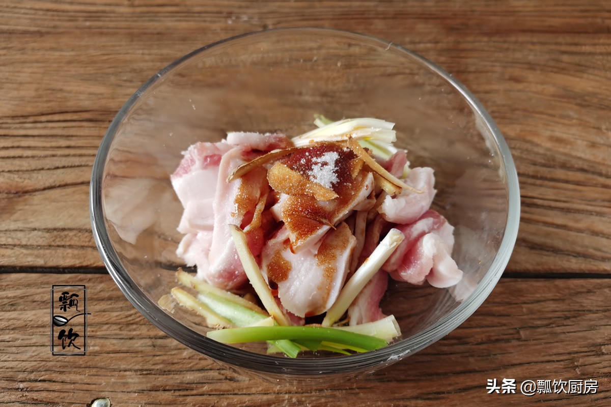 自從學會五花肉這做法，一連吃半月還沒夠，不放油都香掉牙，解饞