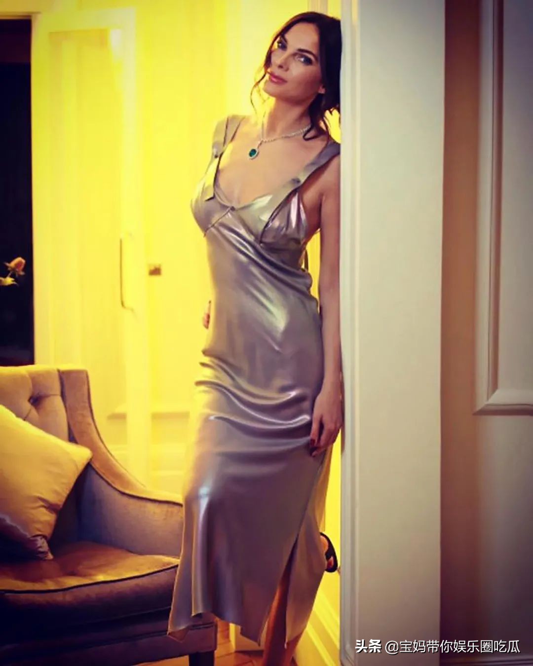 普京的两个美貌女儿被隐藏保护30年，爱情选择却