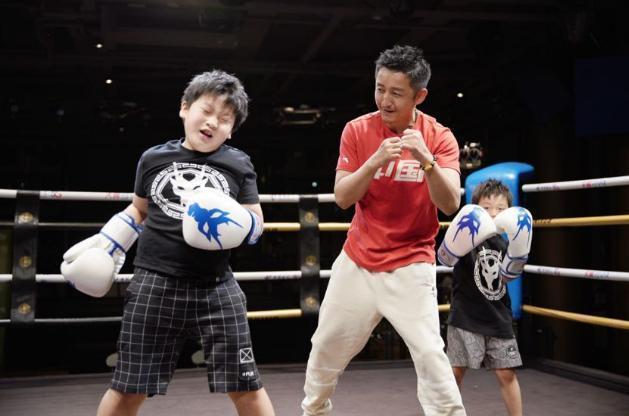 奥运二代：拳王儿子打马球，田亮女儿打网球，刘国梁女儿超过父亲