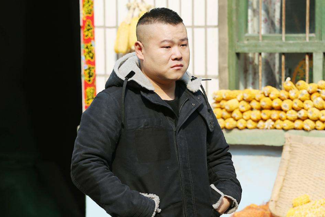 悲惨岳云鹏：因6块钱被骂3小时，台上被曹云金打