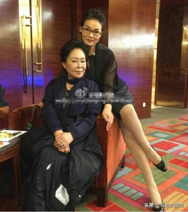 67岁斯琴高娃和62岁刘晓庆、63岁潘虹穿着气质完