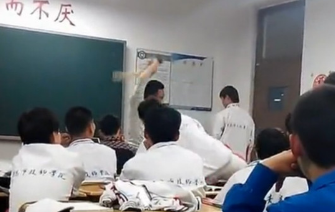 教育部下发文件，中小学生迎“坏消息”，家长反应微妙却愁坏老师