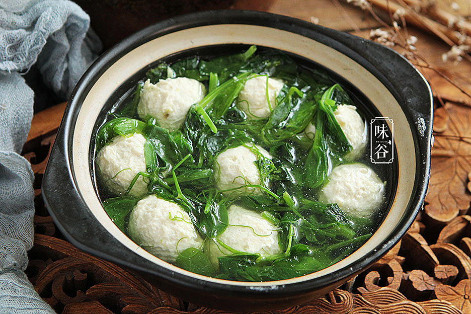 45歲阿姨輕斷食晚餐，是菜又是湯，低脂飽腹，網友：難怪吃不胖