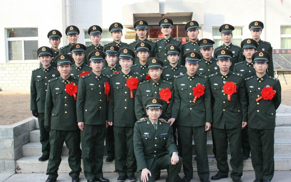 “退役”和“退伍”是一样的么？别乱讲了，以