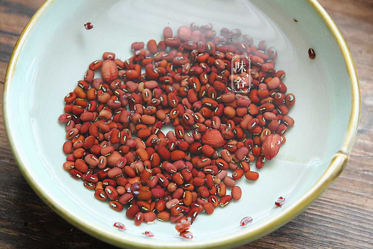 天凉了，聪明女人常喝这“五红汤”，营养易吸收，面如桃花好度秋