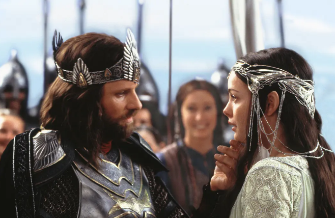 三部影片,全球总票房超30亿美元,成为影史最卖座的顶级系列之一.