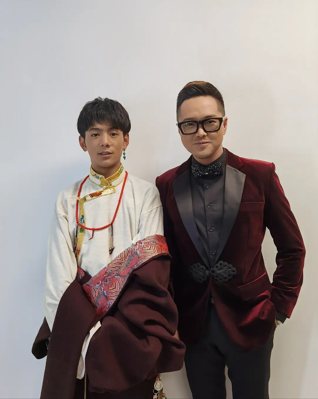 晚会被嘲冷门寒酸无大牌？汉服盛宴古风歌手云集，丁真许嵩成顶流