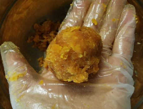 图片[3]-咸蛋黄肉松青团的做法： 不变色不回缩 软糯又香甜-起舞食谱网