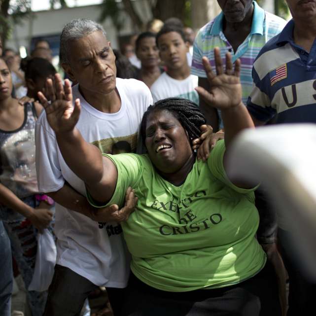 死亡病例令印度都汗颜，巴西不要疫苗要军火，难道想用手枪抗疫？