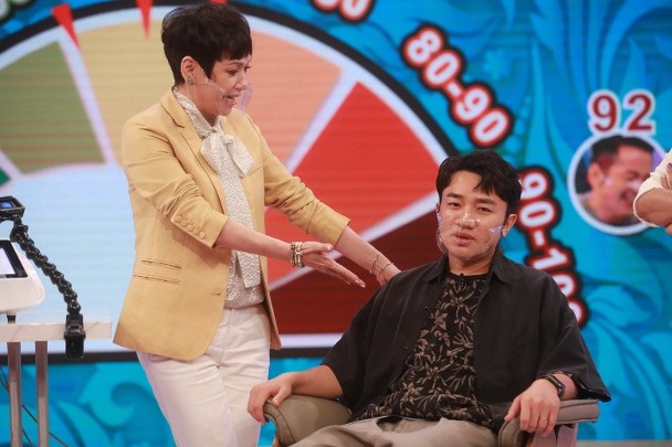 王祖蓝回归TVB后尺度大开，大谈夫妻生活，忘了曹格女儿的爆料？