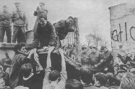 他成功预言苏联解体，还预言了美国？