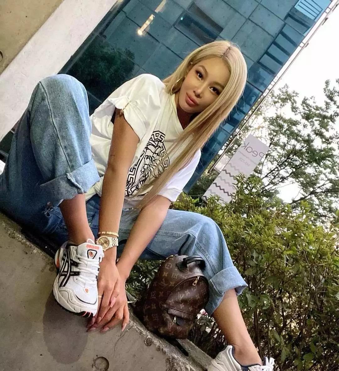 kbs演艺大奖刘在石与jessi示范最佳安全距离获称赞