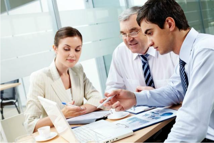 如何用“向上管理”搞垮一个团队？