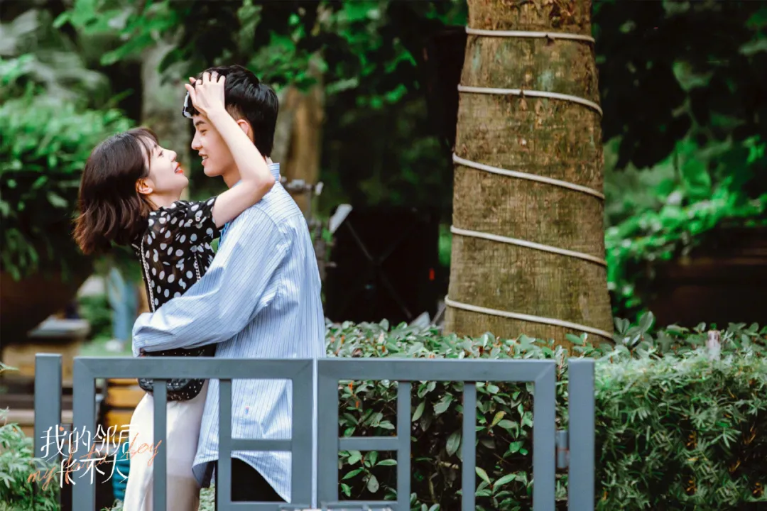 李溪芮《我的邻居长不大》谈姐弟恋,无虐恋不狗血,从头甜到尾