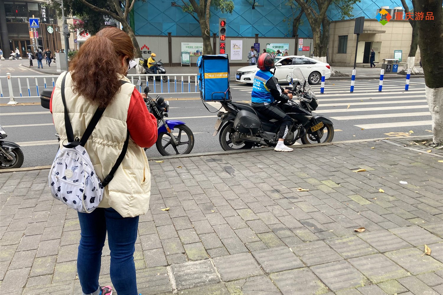 来重庆旅游该穿什么？一年四季随机播放，短袖和羽绒服都得带上