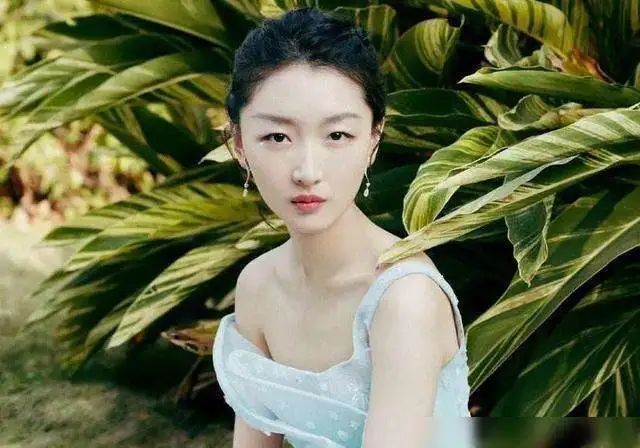 周冬雨背叛baby？肖战害惨王俊凯？欧阳娜娜碰瓷王源？