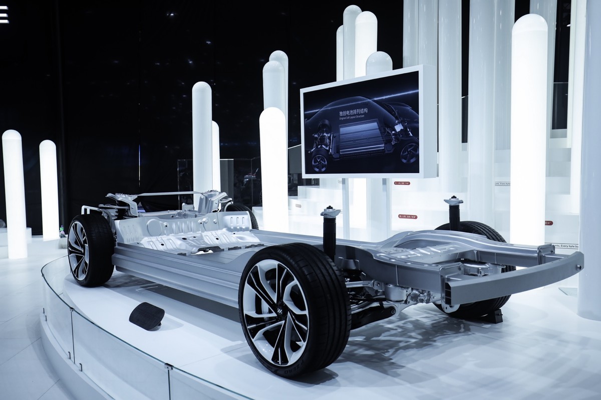 无惧“蜀道难”，智能驾驶挑战“蓉城晚高峰”