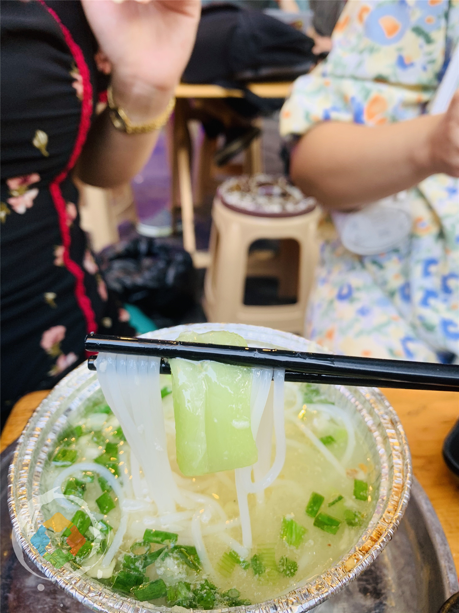 重庆独一无二的烧烤，一条耗儿鱼35元，让北方人吃了还想吃