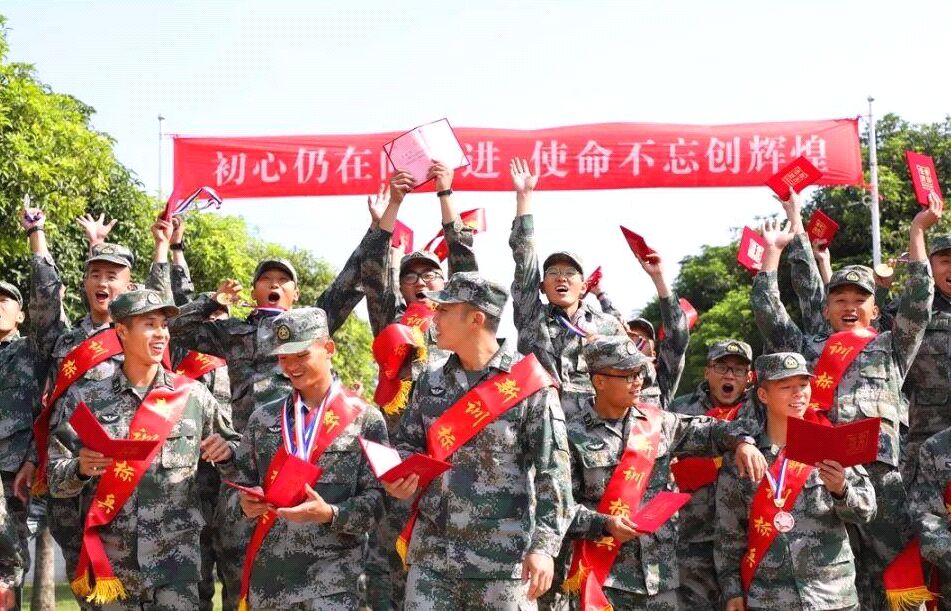 大学生当直招士官有三大优势，但也存在劣势，大学生们务必了解